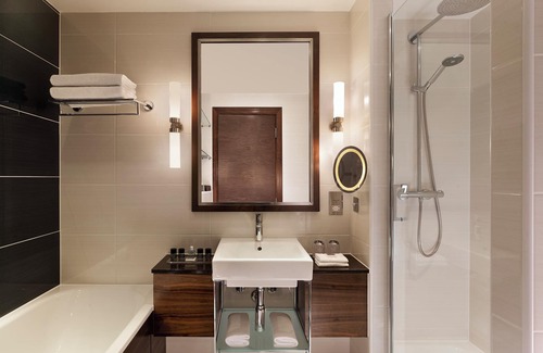 Crawley Hotel | Crowne Plaza London- Gatwick Airport by IHG