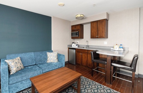 Niagara Falls Hotel | Crowne Plaza Niagara Falls NY Riverside by IHG