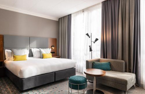 Quartier de la Folie-Mericourt Hotel | Crowne Plaza Paris - Republique by IHG