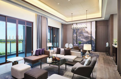 Bin Hu District Hotel | Crowne Plaza Wuxi Lake View by IHG