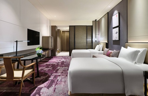 Bin Hu District Hotel | Crowne Plaza Wuxi Lake View by IHG