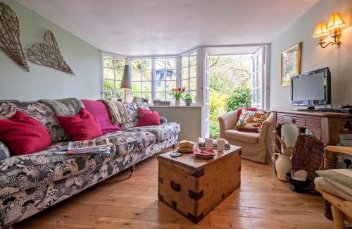 Fishguard House | Crows Cottage