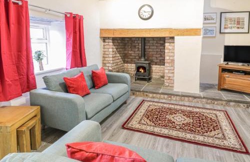 Bethesda House | Crud yr Awel