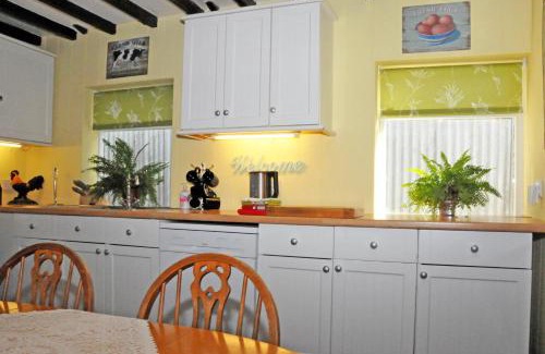 Bethania House | Crumble Cottage Bethania