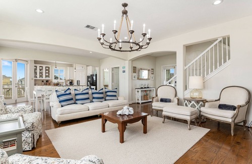 Port Bolivar House | Crystal Beachscape w/Patio, Beach, and Arcade!