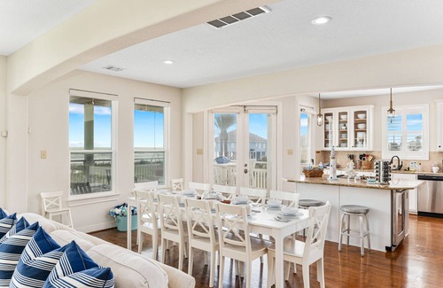 Port Bolivar House | Crystal Beachscape w/Patio, Beach, and Arcade!