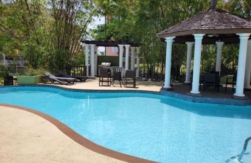 Crystal Cove Apartment | Crystal Cove Oceanfront/2 bedroom Condo