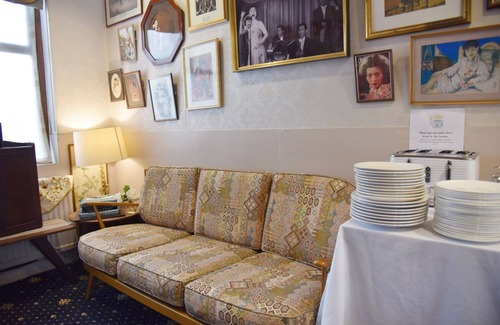 Cambridge Hotel | Crystal Hotel