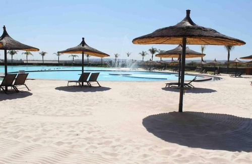 Tshwane Apartment | Crystal lagoon View 3Bed Apartment