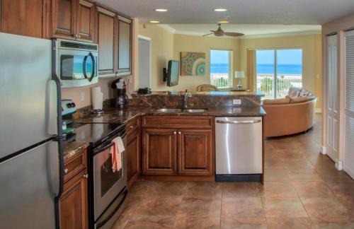 Treasure Island Apartment | Crystal Palms Beach Resort