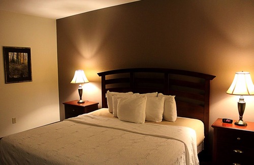 Towanda Hotel | Crystal Springs Inn and Suites