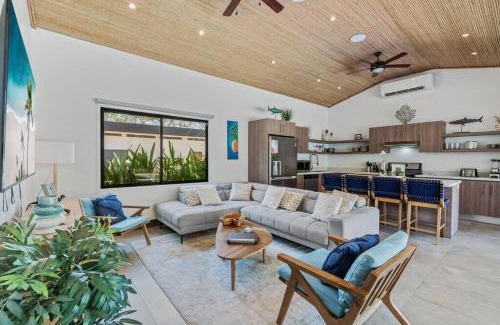 Tamarindo Villa | CU15 New Modern Home with Casitas and Private Pool