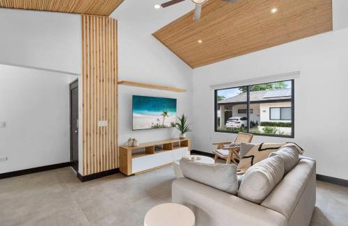 Tamarindo Villa | CU7 Beach Home Oasis with Private Pool and Guest House