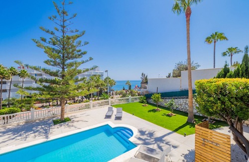 Benalmadena Costa Villa | Cubo's Beach Front Villa Benalmadena/near the beach/private pool/air conditioning
