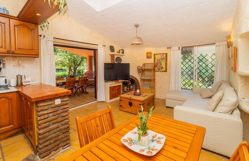 Coin Cottage | Cubo's Finca La Fuente del Pedregal Casa 3/nature/community pool/free Wi-Fi