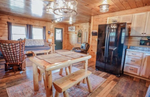 Laurelville Cabin | Cuddle Bug Cabin in Hocking Hills