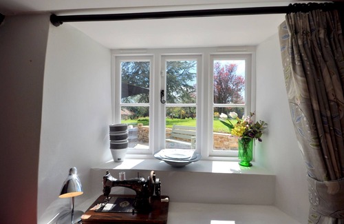 Axminster Cottage | CULVERWELLS, pet friendly, with open fire in Axminster