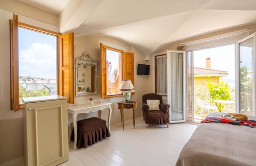 Ayvalik Hotel | Cunda Battalos Küçük Otel
