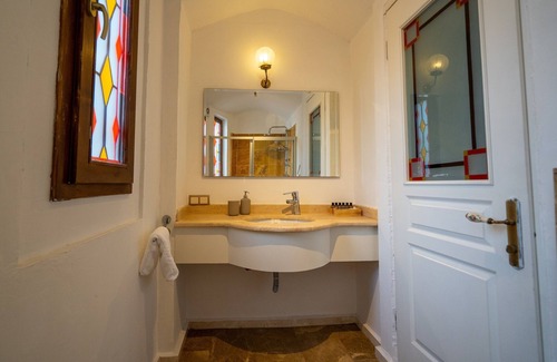 Ayvalik Hotel | Cunda Battalos Küçük Otel
