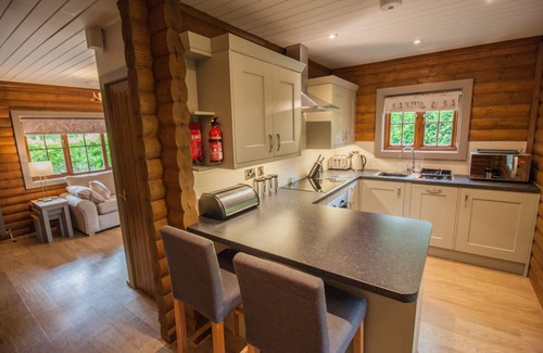 Pickering Ski Chalet | Curlew Lodge - sleeps 4 | Hot Tub, Dog Friendly | 4* Gold Award