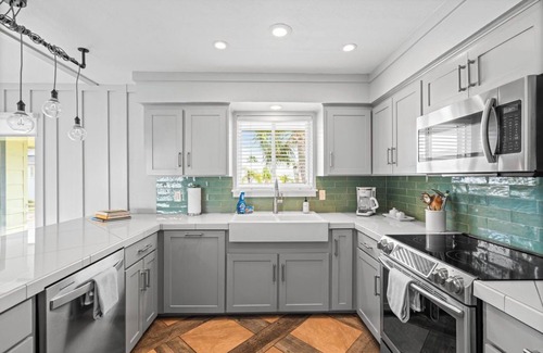 Key Allegro House | Curlew on the Bend: Key Allegro Canal Gem!