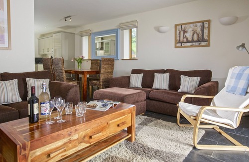 Bugford Cottage | CURLEW, pet friendly, with pool in Blackawton