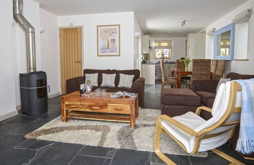 Bugford Cottage | CURLEW, pet friendly, with pool in Blackawton