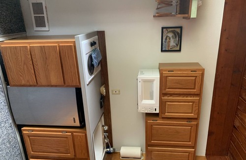 Sekiu House | Curley's, A - Motel - Queen Bed/Kitchenette