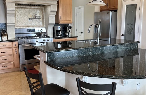 Pahrump House | Custom Home fully equipped kitchen/BBQ/Patio/Wifi and much more.