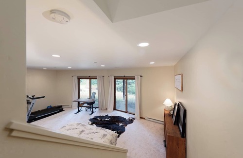 Columbine Lake House | Custom Home with Large Deck on an Acre - Amazing Views - 3 miles to Purg
