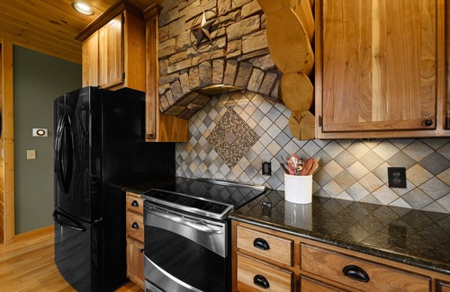 Townsend Cabin | Custom Log Cabin Close to Cades Cove in GSMNP!