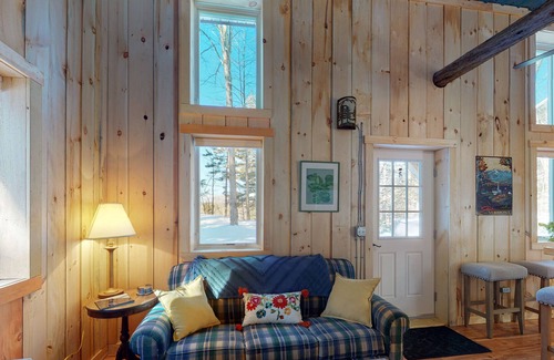 Morrisville House | Custom Mountain Home with Private Hot Tub, Firepit, & Free WiFi - Dog Welcome