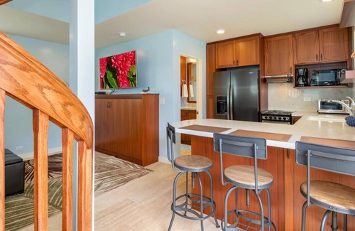 Waialua Cottage | Custom one bedroom cottage just steps from swimming beach!