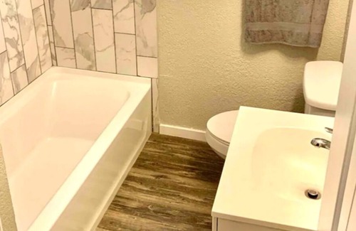 Texas City House | Cute 2/1 House in quiet neighborhood
