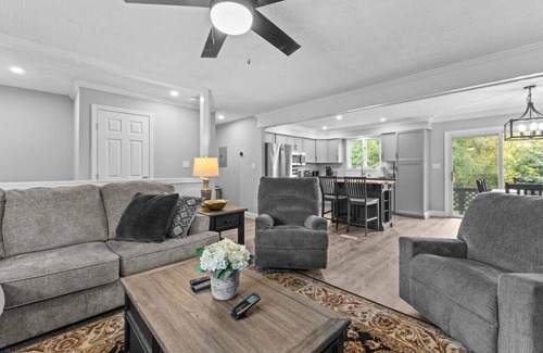 South Burlington Apartment | Cute 3BR APT - So Burlington
