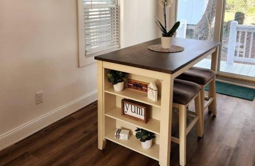 Diamond Hill House | Cute and Cozy 2bed-4 Miles to LU
