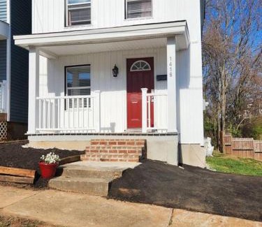 Diamond Hill House | Cute and Cozy 2bed-4 Miles to LU