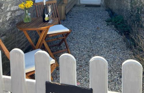 Saltash House | Cute Cornish Cottage