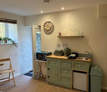 Saltash House | Cute Cornish Cottage