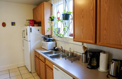 East Central House | Cute cottage centrally located with full amenities!