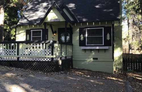 Cedar Glen House | Cute, Cozy, Clean Mountain Cottage Please inquire for dates available. Pets