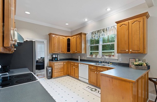 Abita Springs House | Cute home in Historic Abita Springs with tons of privacy.