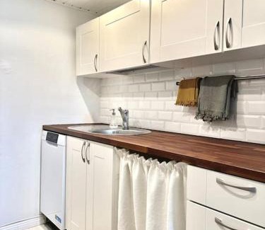 Kallio Apartment | Cute loft by Tram Stop