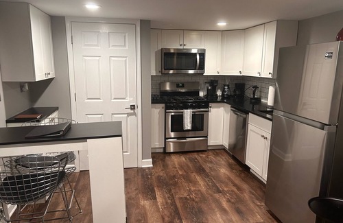 Bowmanville Apartment | Cute new Garden unit located between Andersonville and Lincoln Square , Chicago.