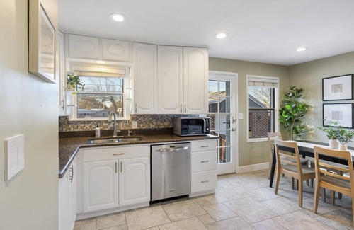 Canyon Rim House | Cute, Quiet Home in Salt Lake City Mins From UofU