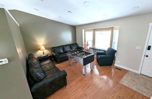Layton House | Cute Spacious Home