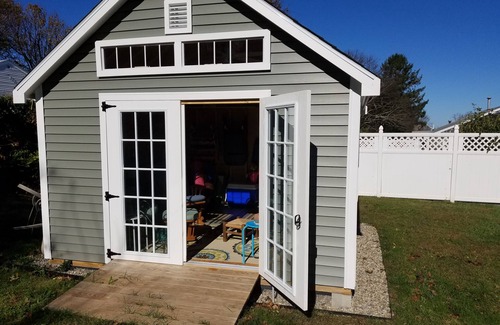Manomet House | Cute Summer Cottage - 5 min walk to the beach!