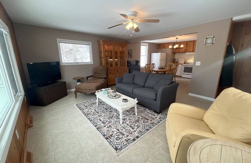 Ludington Cottage | Cutest cottage on Hamlin Lake. Lake views!