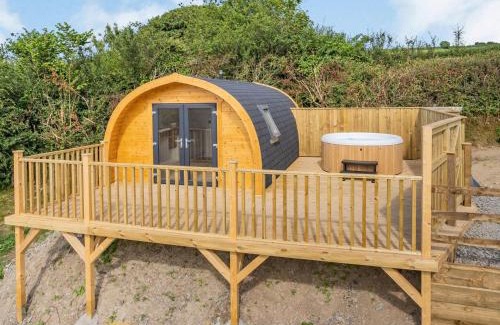 Tan-y-groes House | Cwmporthman Farm Cwtch-Uk34700