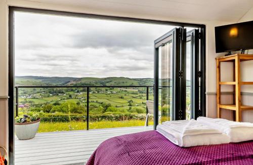Llanfair Caereinion House | Cwt Eithin